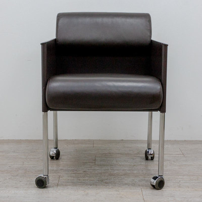 Fauteuil à roulettes en cuir Brun