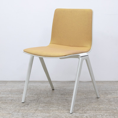 BRUNNER A Chair Brun / Blanc