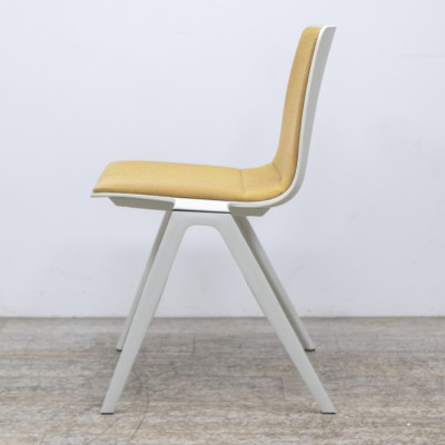 BRUNNER A Chair Brun / Blanc