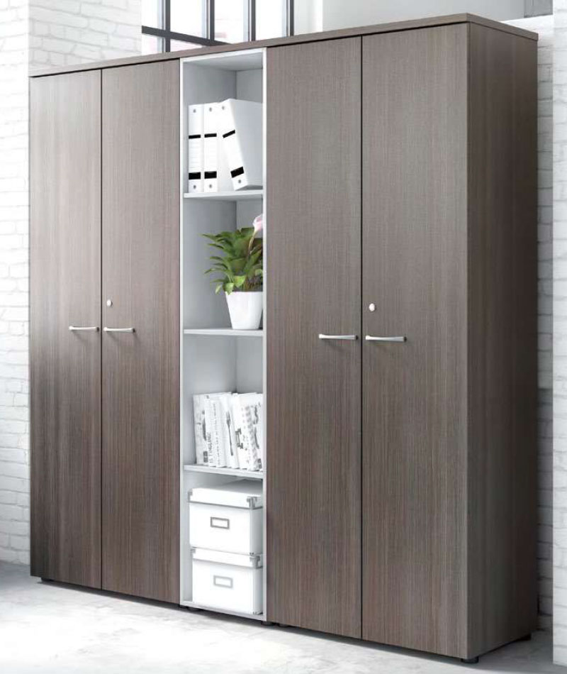 armoires hautes en bois