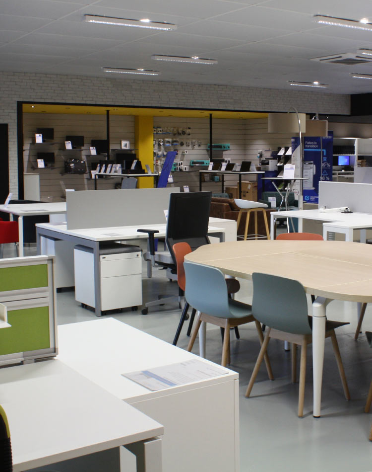showroom mobilier de bureau reconditionné